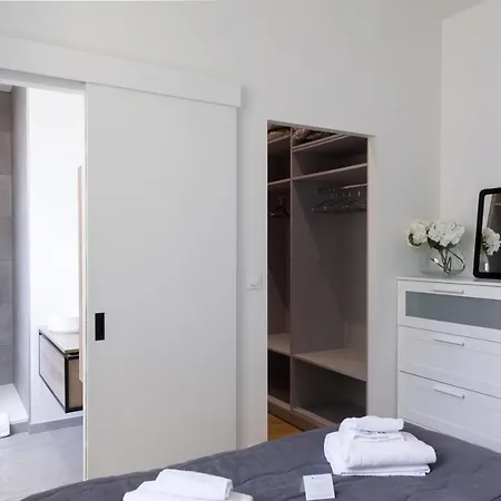 L'aubelyne - Chic T2 Quartier Prefecture Apartamento Lyon